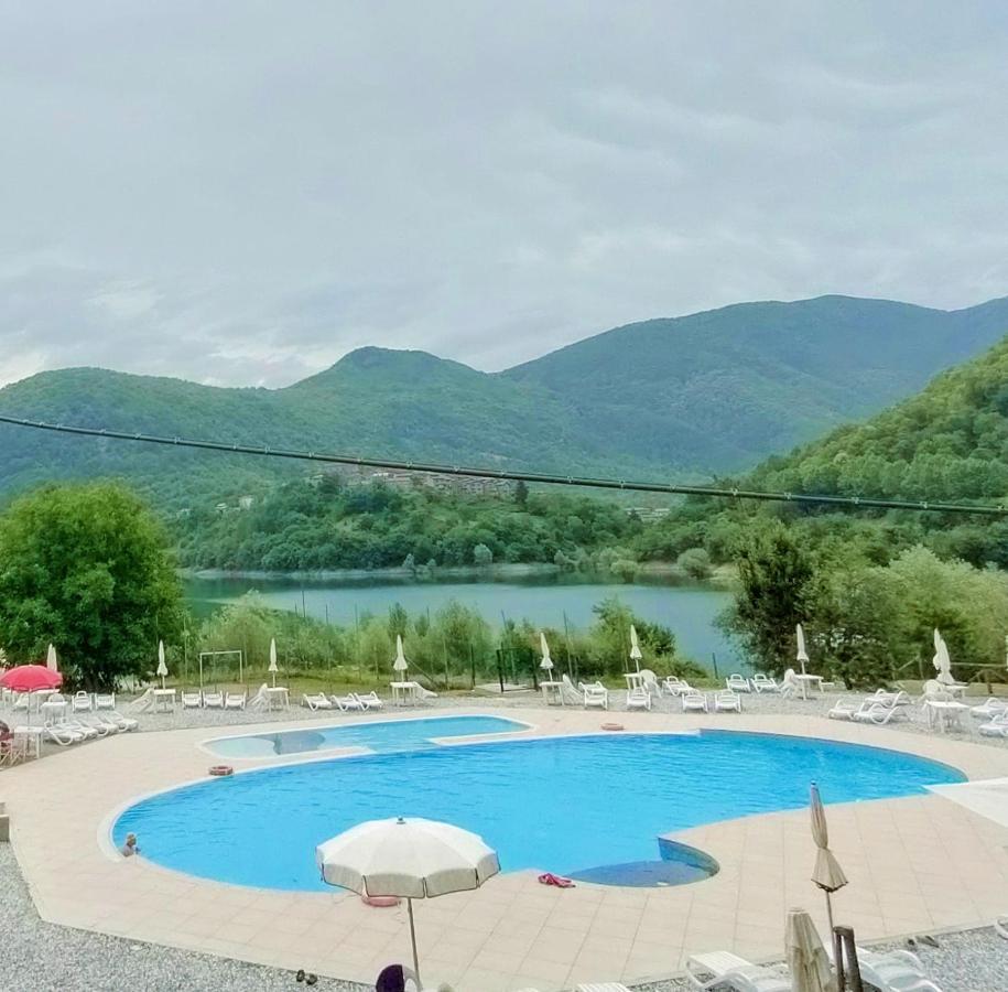 Hotel Palazzo Del Doma - Lake Vagli Vagli di Sotto Exterior photo