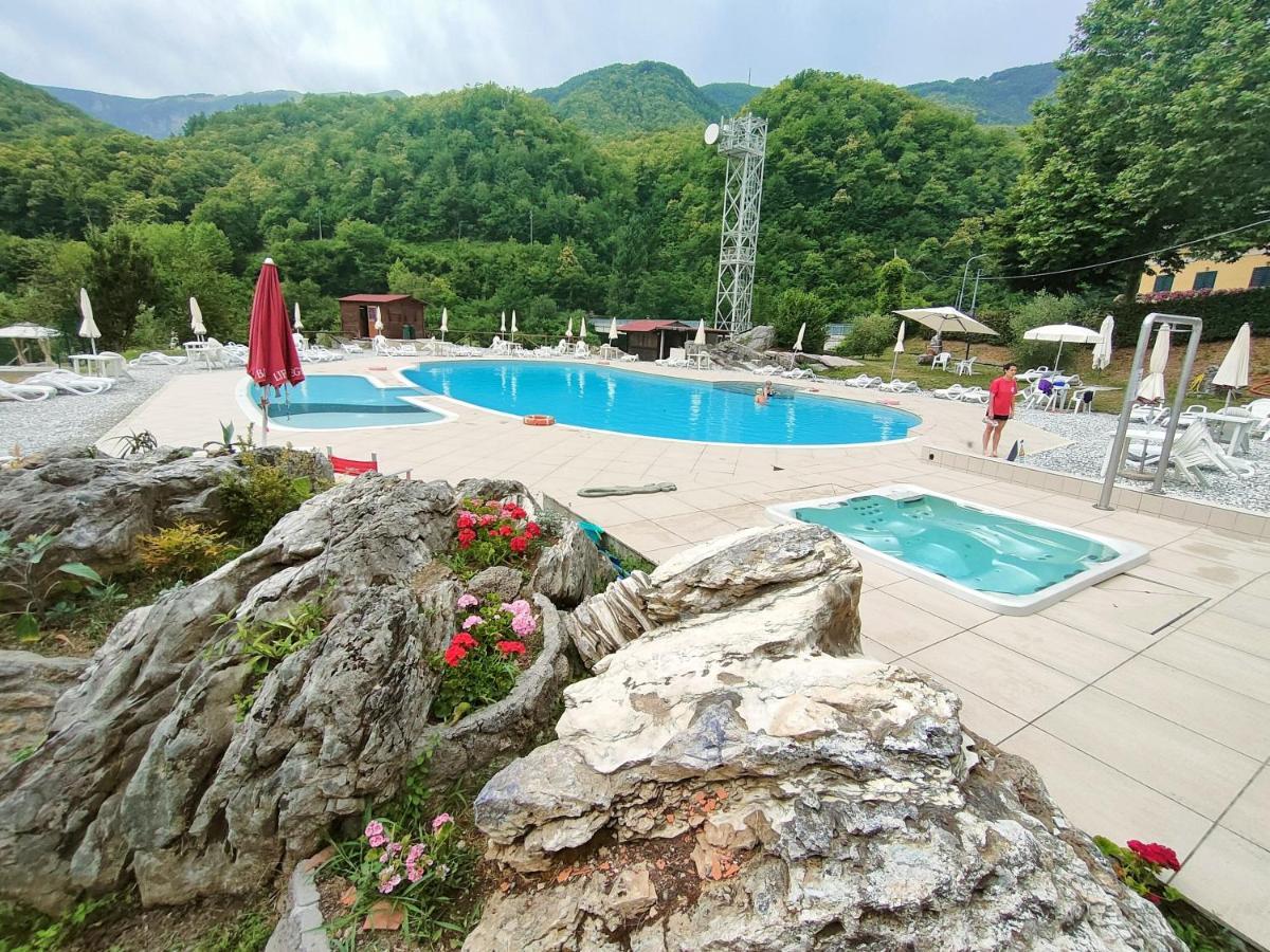 Hotel Palazzo Del Doma - Lake Vagli Vagli di Sotto Exterior photo